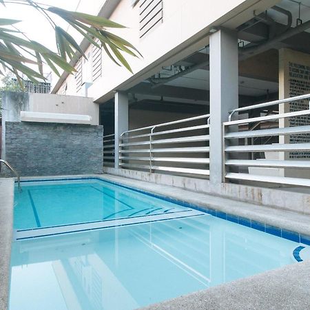 Reddoorz At Grand Apartelle Hernan Cortes 宿务 外观 照片