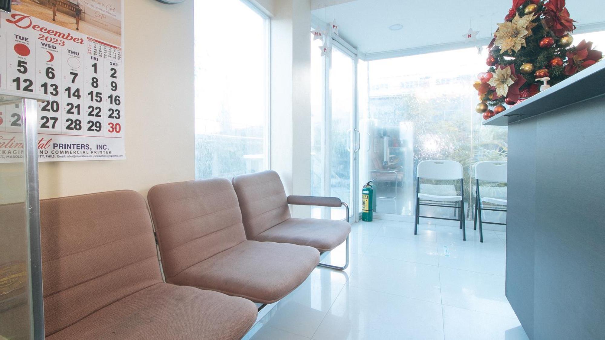 Reddoorz At Grand Apartelle Hernan Cortes 宿务 外观 照片