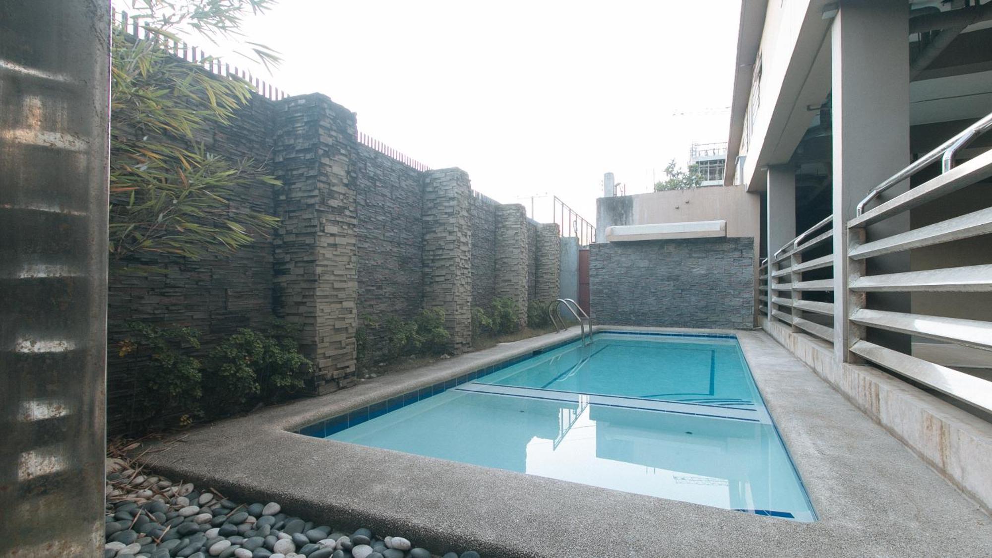 Reddoorz At Grand Apartelle Hernan Cortes 宿务 外观 照片