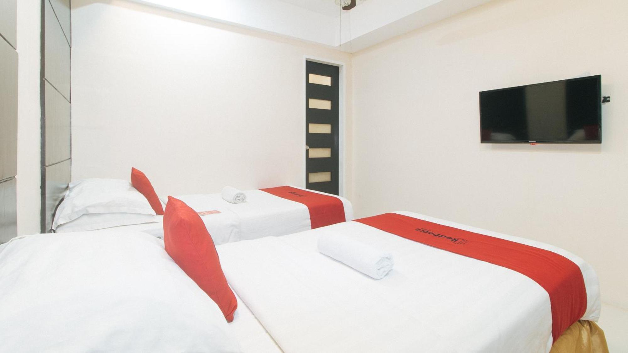 Reddoorz At Grand Apartelle Hernan Cortes 宿务 外观 照片